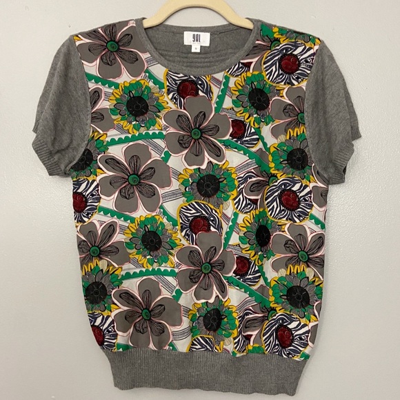 YAL New York Tops - YAL New York Mixed Media Floral Gray Knit Top